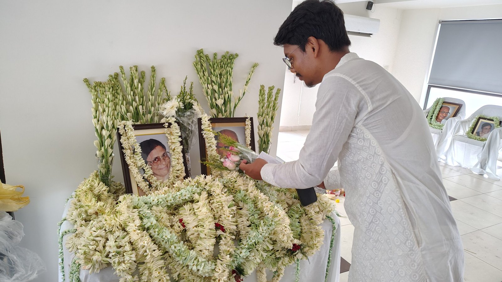 Funeral services in Kolkata providing compassionate support to grieving families
